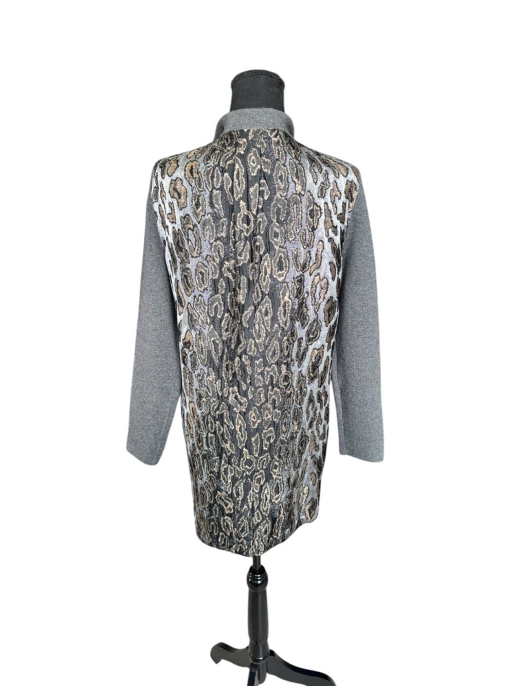 Chico’s Gray Knit Cardigan Leopard Print Back Open Front Cozy Chic M/L CC16